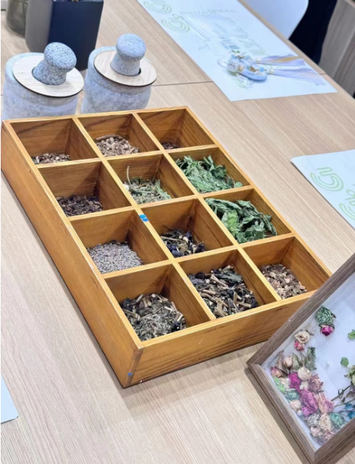 Embrace the Dragon Boat Festival with Zoepack : Making Sachets Together