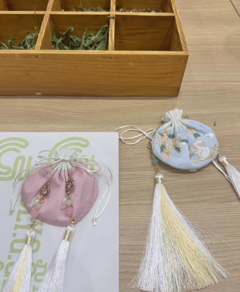 Embrace the Dragon Boat Festival with Zoepack : Making Sachets Together